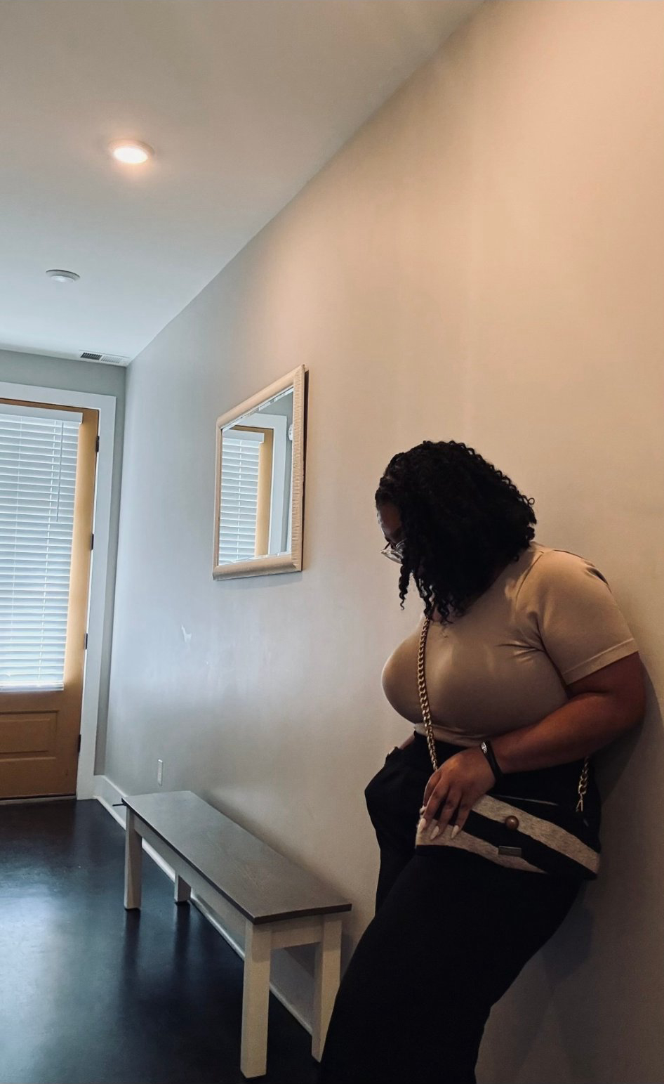 Curly hair — leaning pose